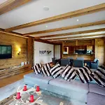Giant 7 Apartment *